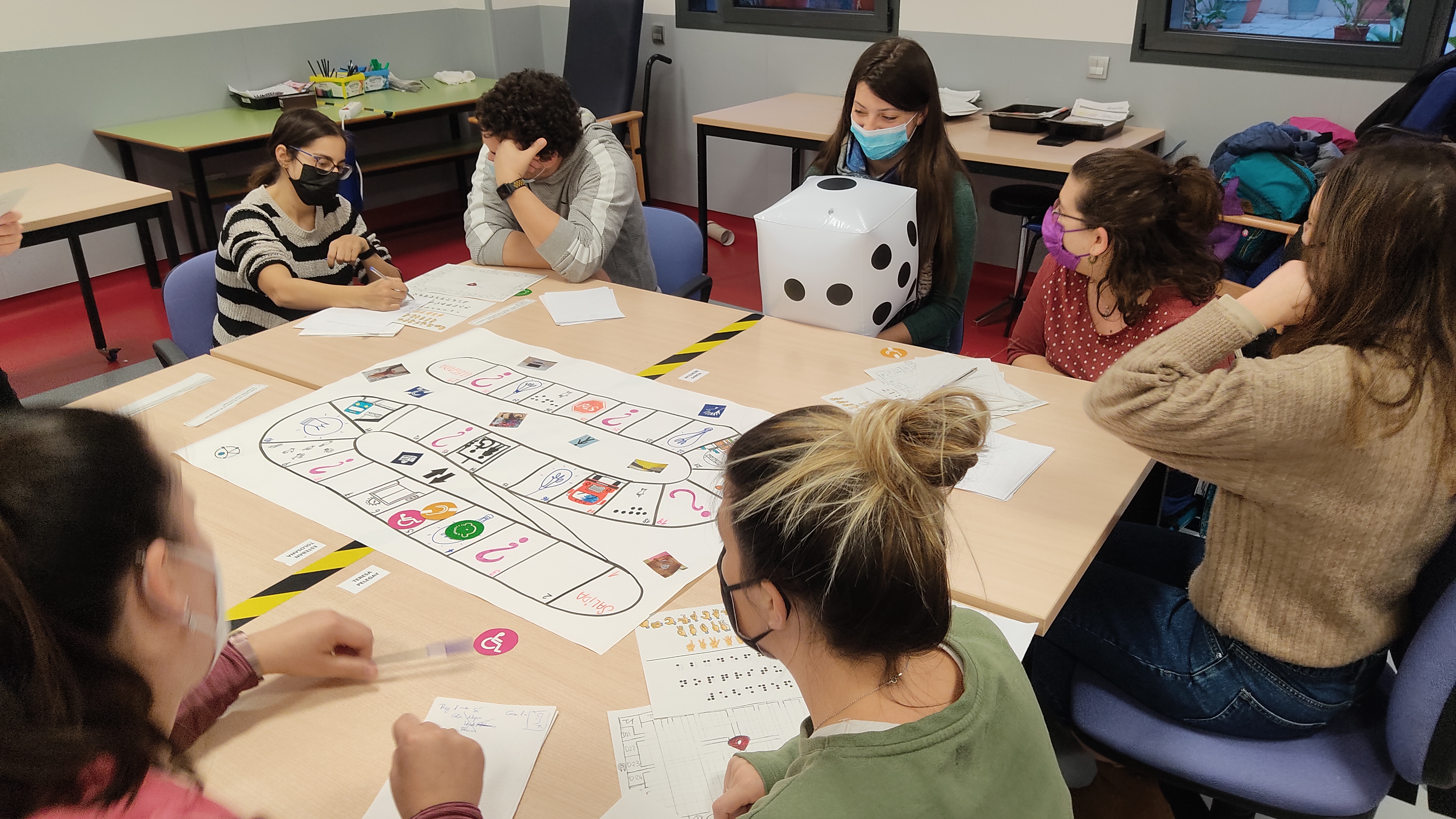 Juegos de mesa outlet para niños con discapacidad